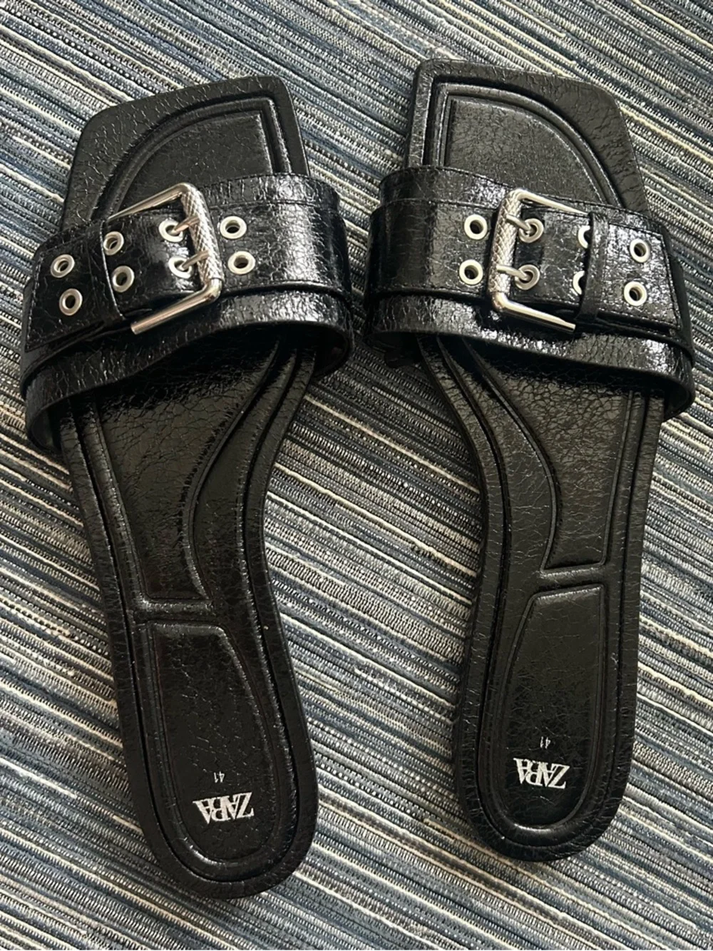 Zara Size 10 / 41 Buckled Flat Slide Sandals Black Faux Patent Leather - Picture 6 of 11